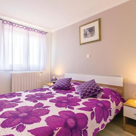 Cozy Home In Frkeci With Outdoor Swimming Pool Barban Εξωτερικό φωτογραφία