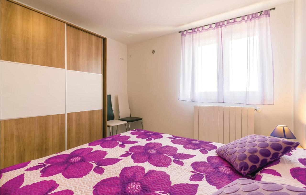 Cozy Home In Frkeci With Outdoor Swimming Pool Barban Εξωτερικό φωτογραφία