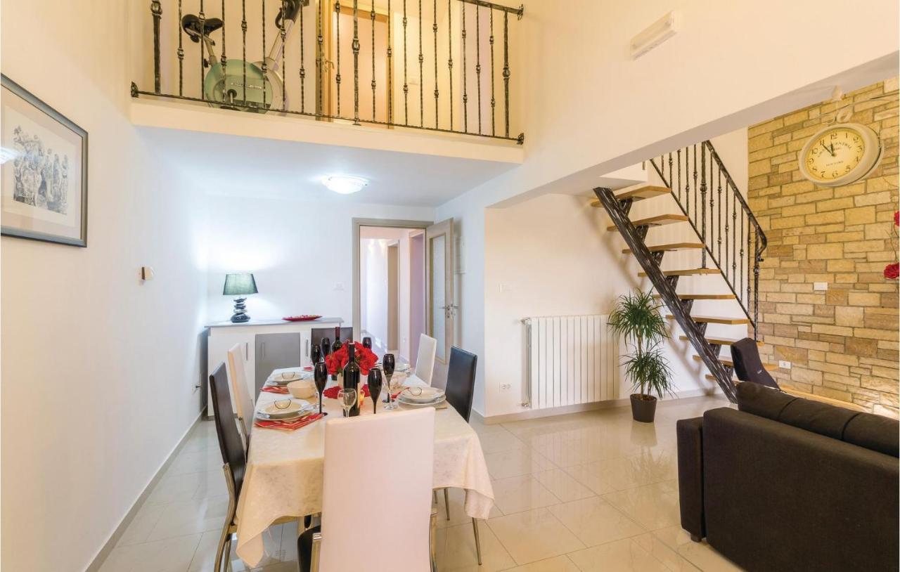Cozy Home In Frkeci With Outdoor Swimming Pool Barban Εξωτερικό φωτογραφία