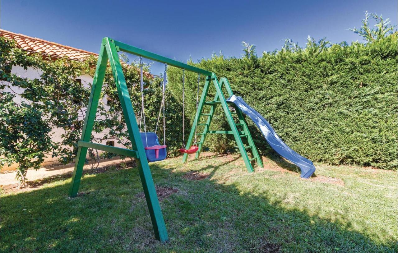 Cozy Home In Frkeci With Outdoor Swimming Pool Barban Εξωτερικό φωτογραφία
