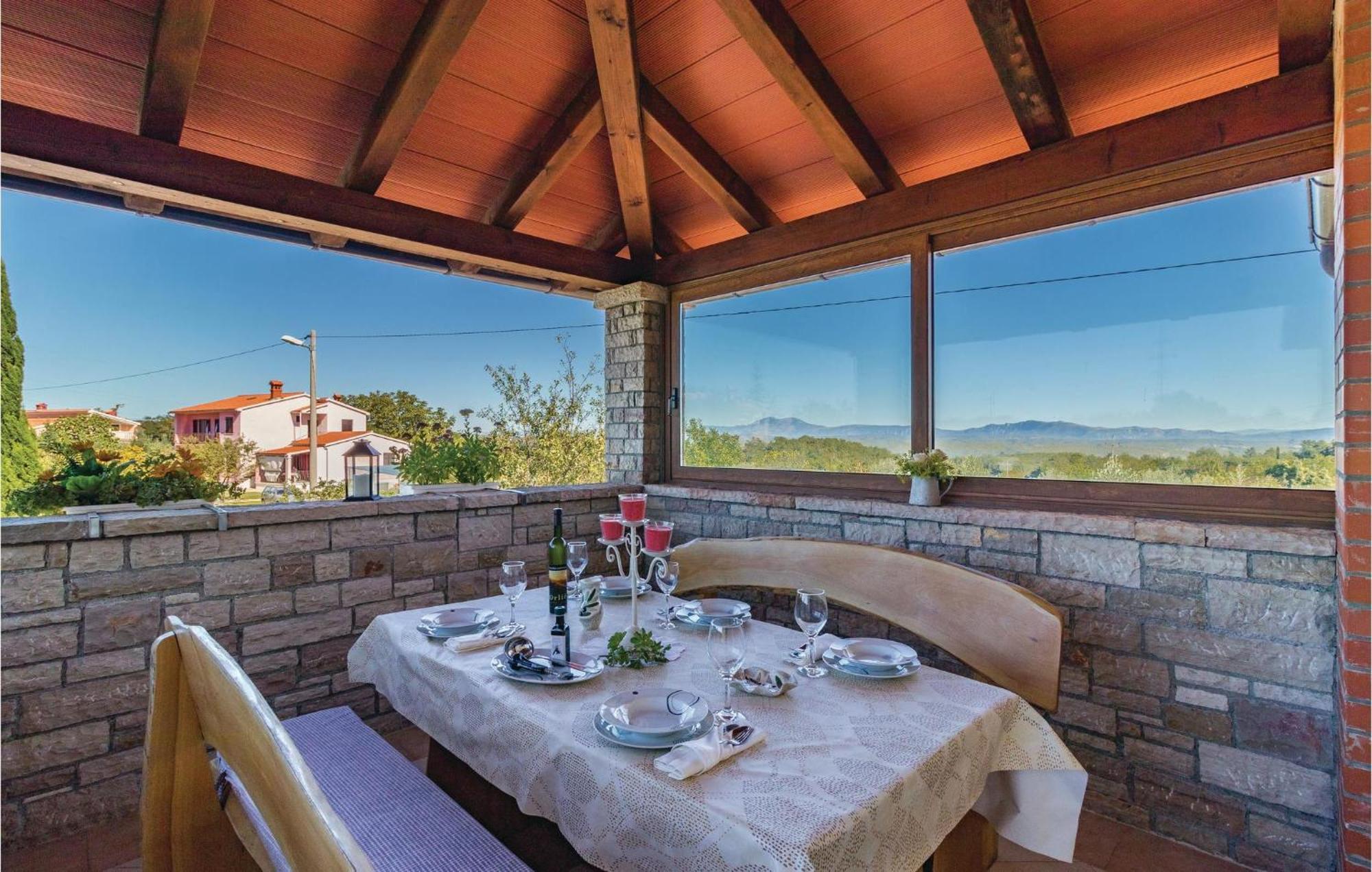 Cozy Home In Frkeci With Outdoor Swimming Pool Barban Εξωτερικό φωτογραφία